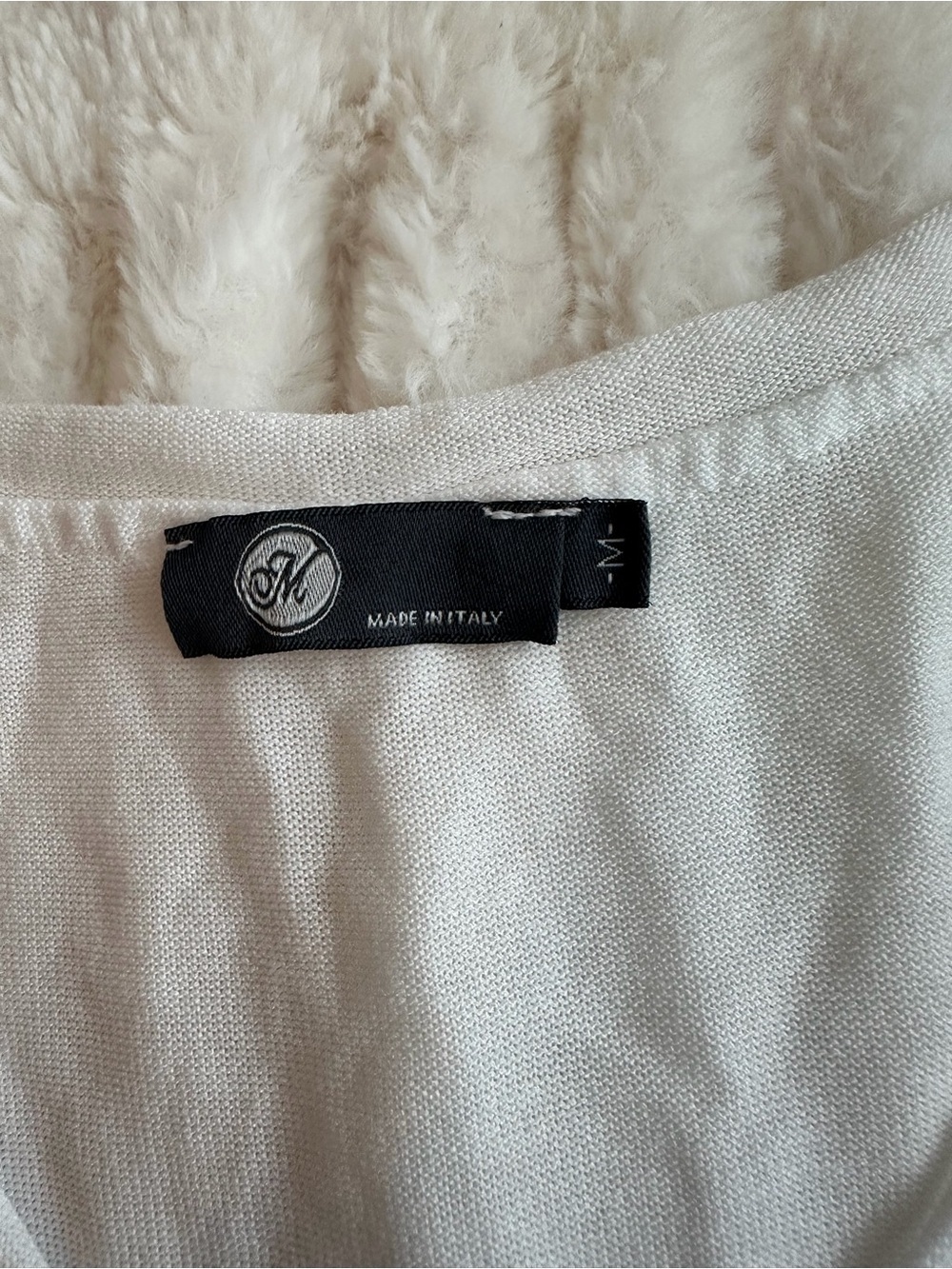 M Made In Italy White V-Neck Women’s Tank Top w/ Silver Lining - Size M - Picture 3 of 7